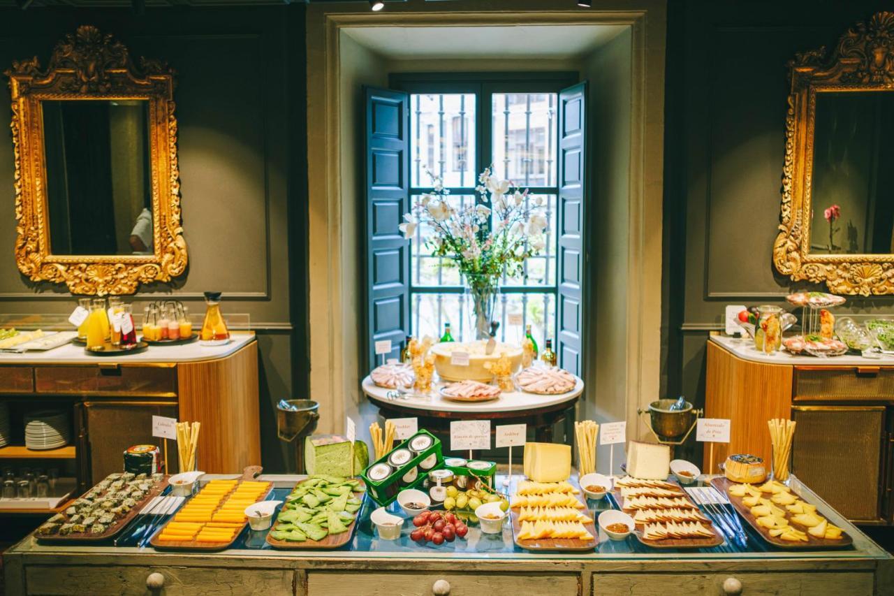 Palacio De Aviles Affiliated By Melia Eksteriør bilde A buffet at a hotel