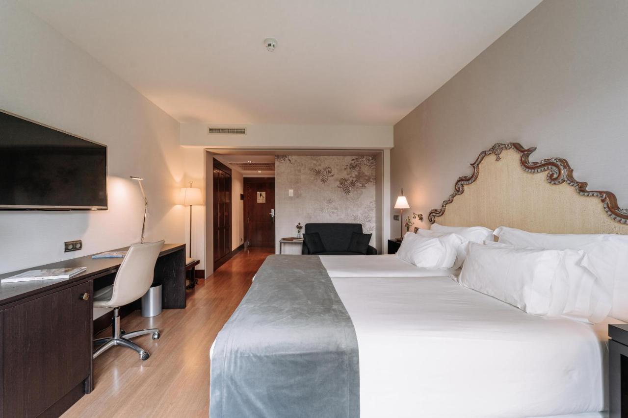 Palacio De Aviles Affiliated By Melia Eksteriør bilde A room at the hotel